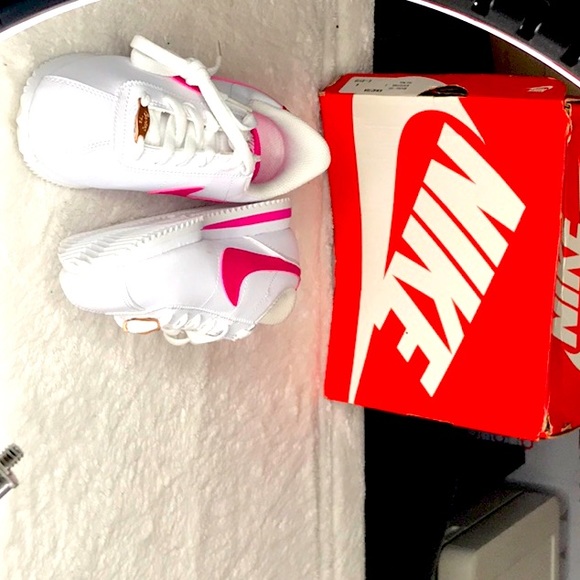 Nike Shoes Never Worn Pink And White No Stain Pearly Whitesand Only